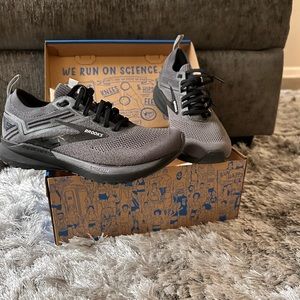 Brooks Ricochet 3 Women’s US size 8. Brand new never worn with box